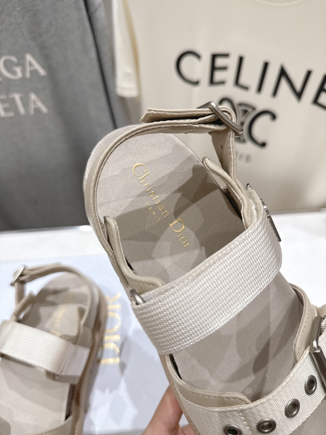 高版本出厂 【高品质】Dior*迪奥F019 D家2026ss春夏新款魔术贴沙滩拖鞋凉鞋～经典版型 搭配