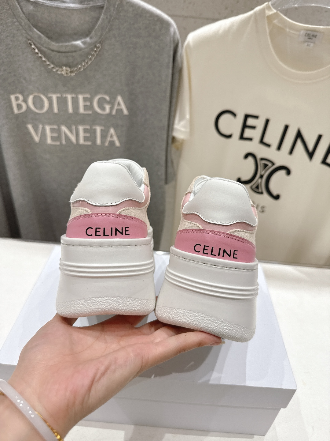 高版本出厂  厚底 CELINE*思琳赛琳F037 2026ss新款徽标系带厚底休闲鞋小白鞋简单舒服，干