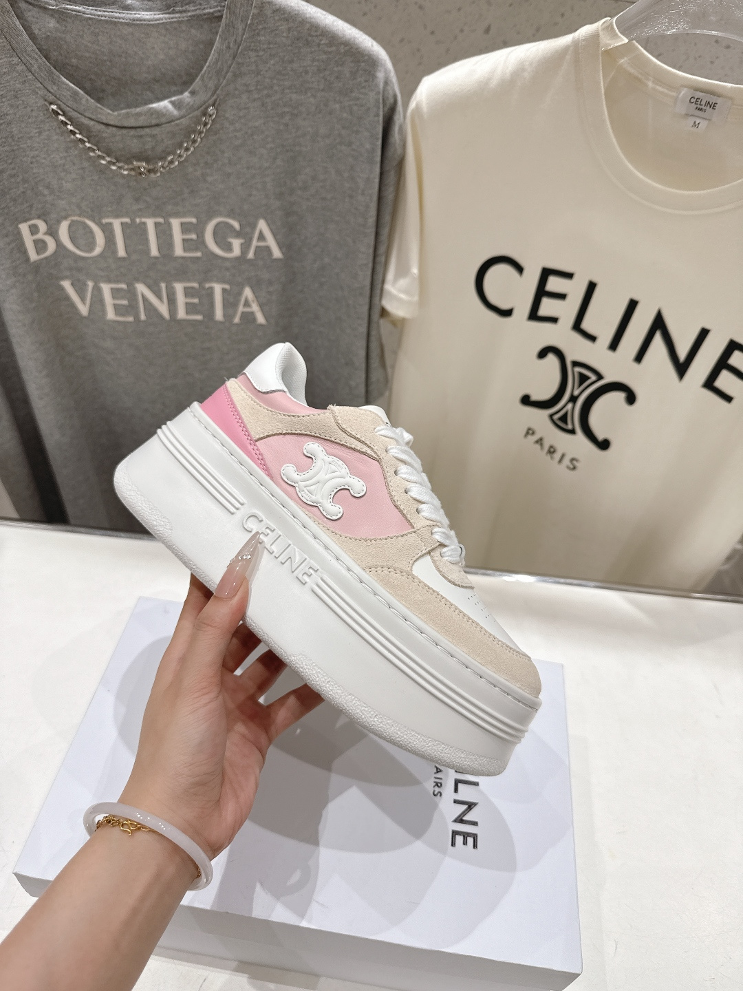 高版本出厂  厚底 CELINE*思琳赛琳F037 2026ss新款徽标系带厚底休闲鞋小白鞋简单舒服，干