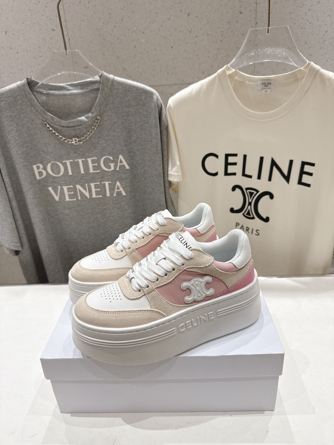 高版本出厂  厚底 CELINE*思琳赛琳F037 2026ss新款徽标系带厚底休闲鞋小白鞋简单舒服，干