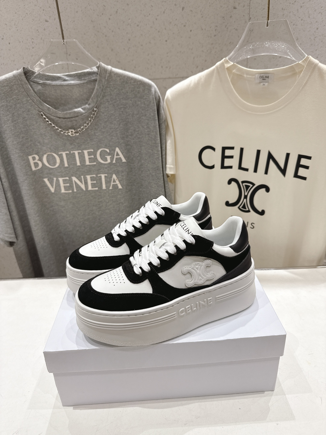 高版本出厂  厚底 CELINE*思琳赛琳F037 2026ss新款徽标系带厚底休闲鞋小白鞋简单舒服，干