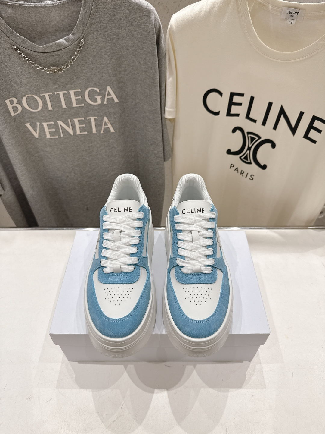 高版本出厂  厚底 CELINE*思琳赛琳F037 2026ss新款徽标系带厚底休闲鞋小白鞋简单舒服，干