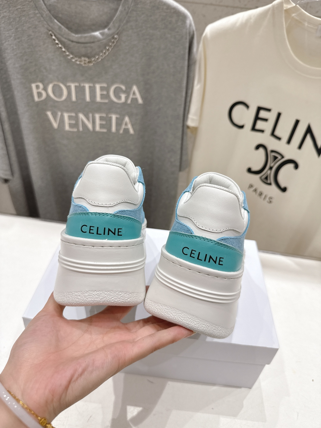 高版本出厂  厚底 CELINE*思琳赛琳F037 2026ss新款徽标系带厚底休闲鞋小白鞋简单舒服，干