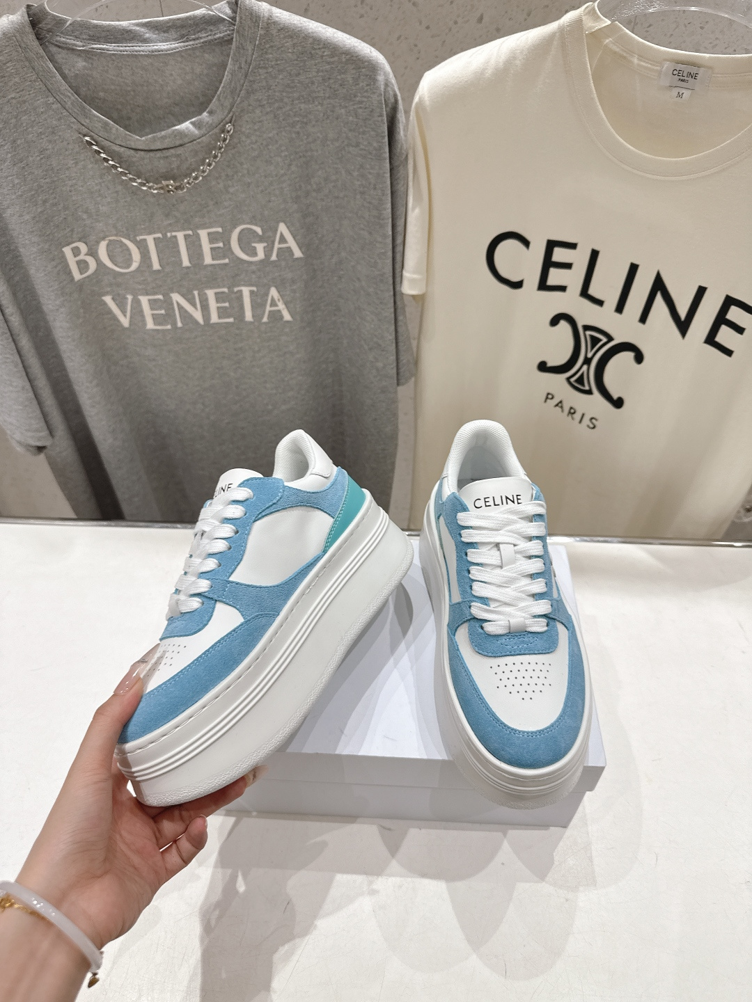 高版本出厂  厚底 CELINE*思琳赛琳F037 2026ss新款徽标系带厚底休闲鞋小白鞋简单舒服，干