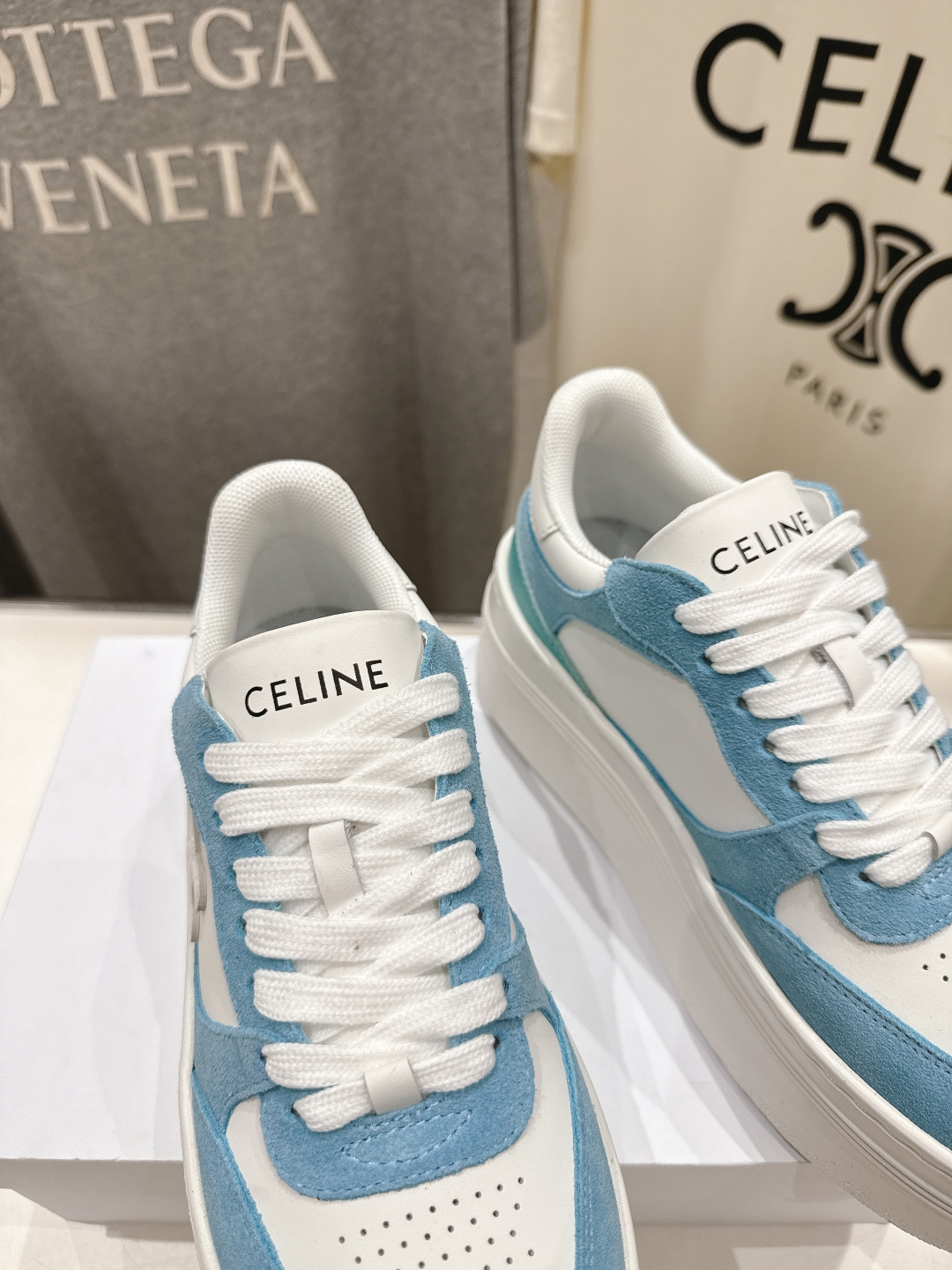 高版本出厂  厚底 CELINE*思琳赛琳F037 2026ss新款徽标系带厚底休闲鞋小白鞋简单舒服，干
