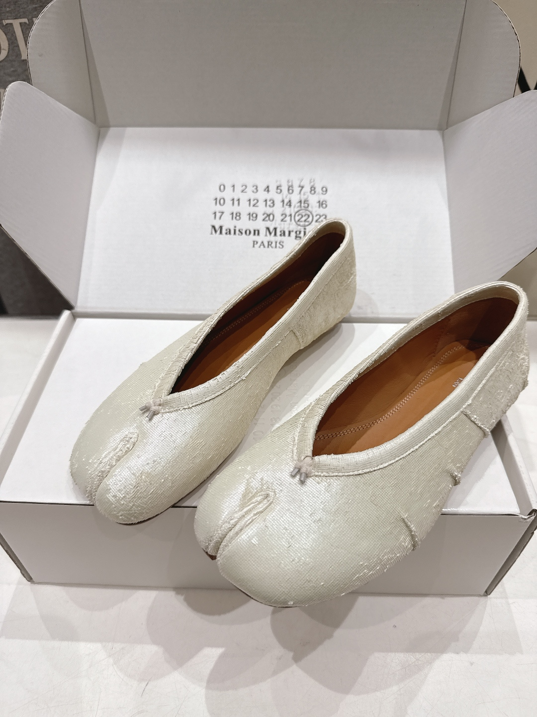 高版本出厂    MM6【Maison Magical】马吉拉2026ss官方同步新品最近超级火的平底分