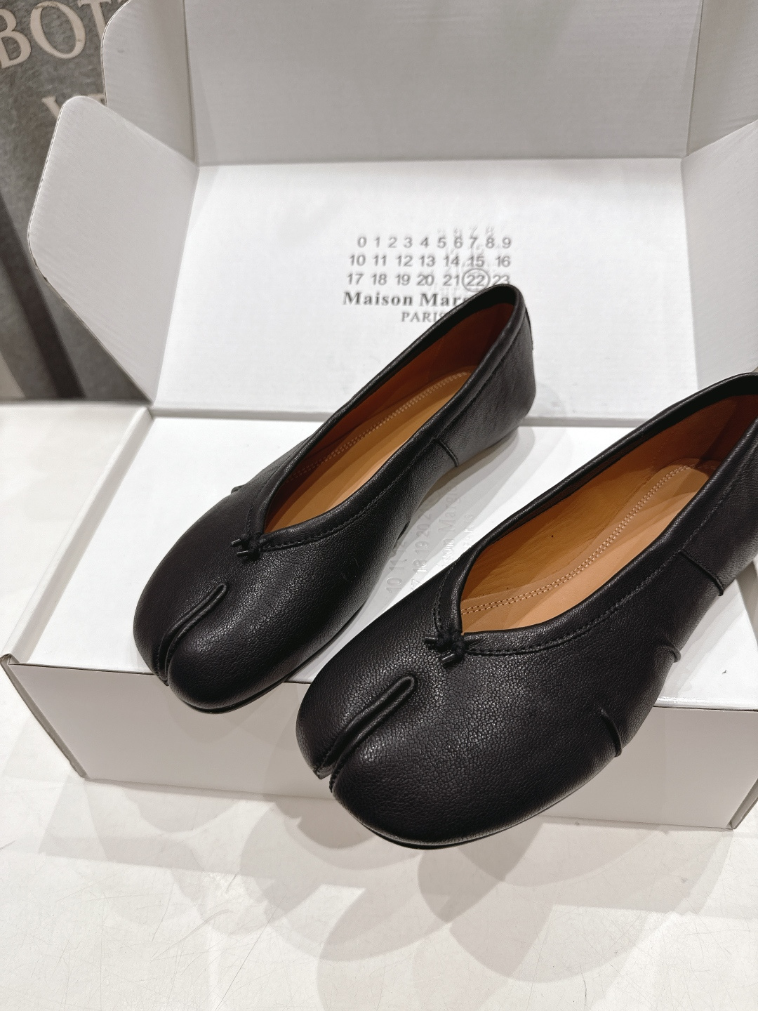 高版本出厂    MM6【Maison Magical】马吉拉2026ss官方同步新品最近超级火的平底分