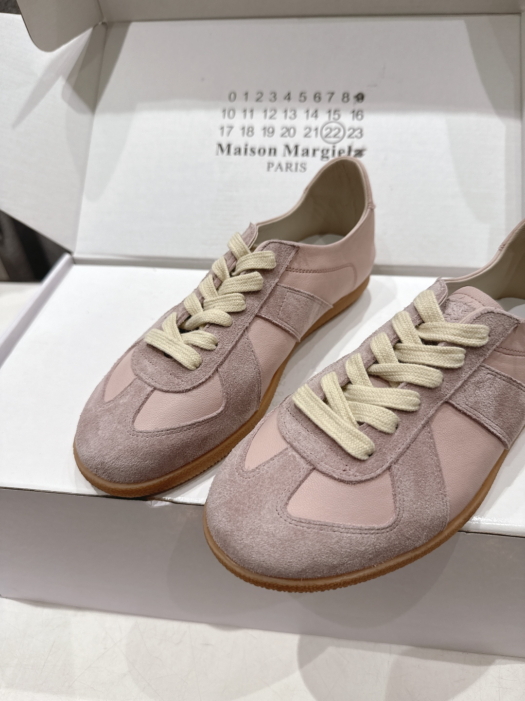 高版本出厂 情侣款  Maison Margiela 马吉拉MM6新款休闲鞋板鞋德训鞋...顶级品质 新