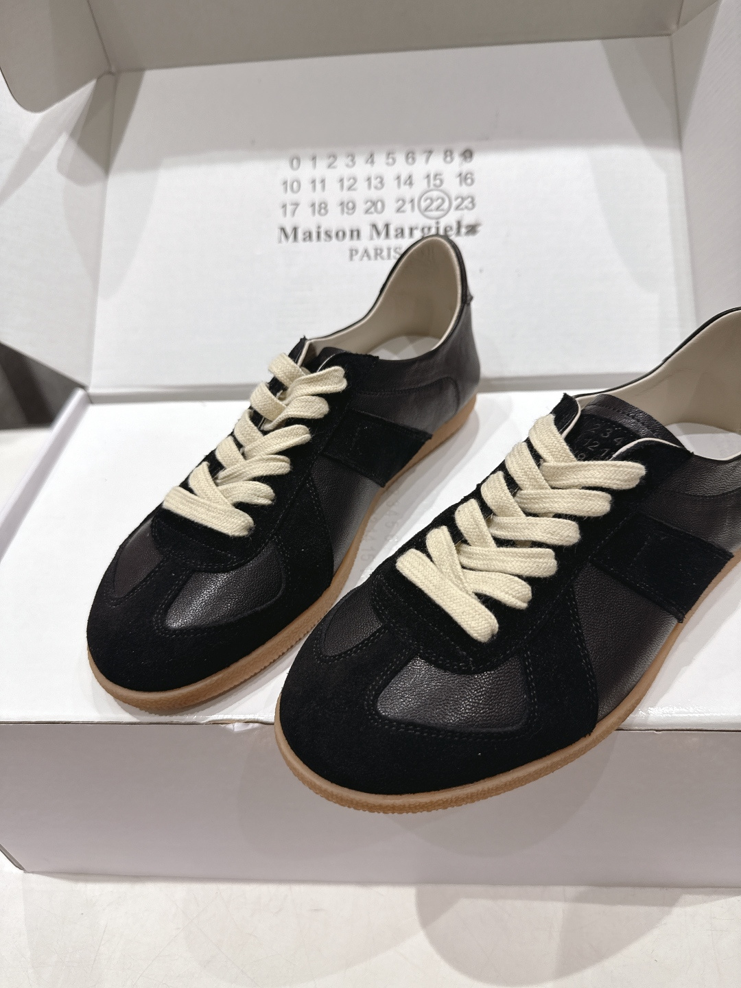 高版本出厂 情侣款  Maison Margiela 马吉拉MM6新款休闲鞋板鞋德训鞋...顶级品质 新