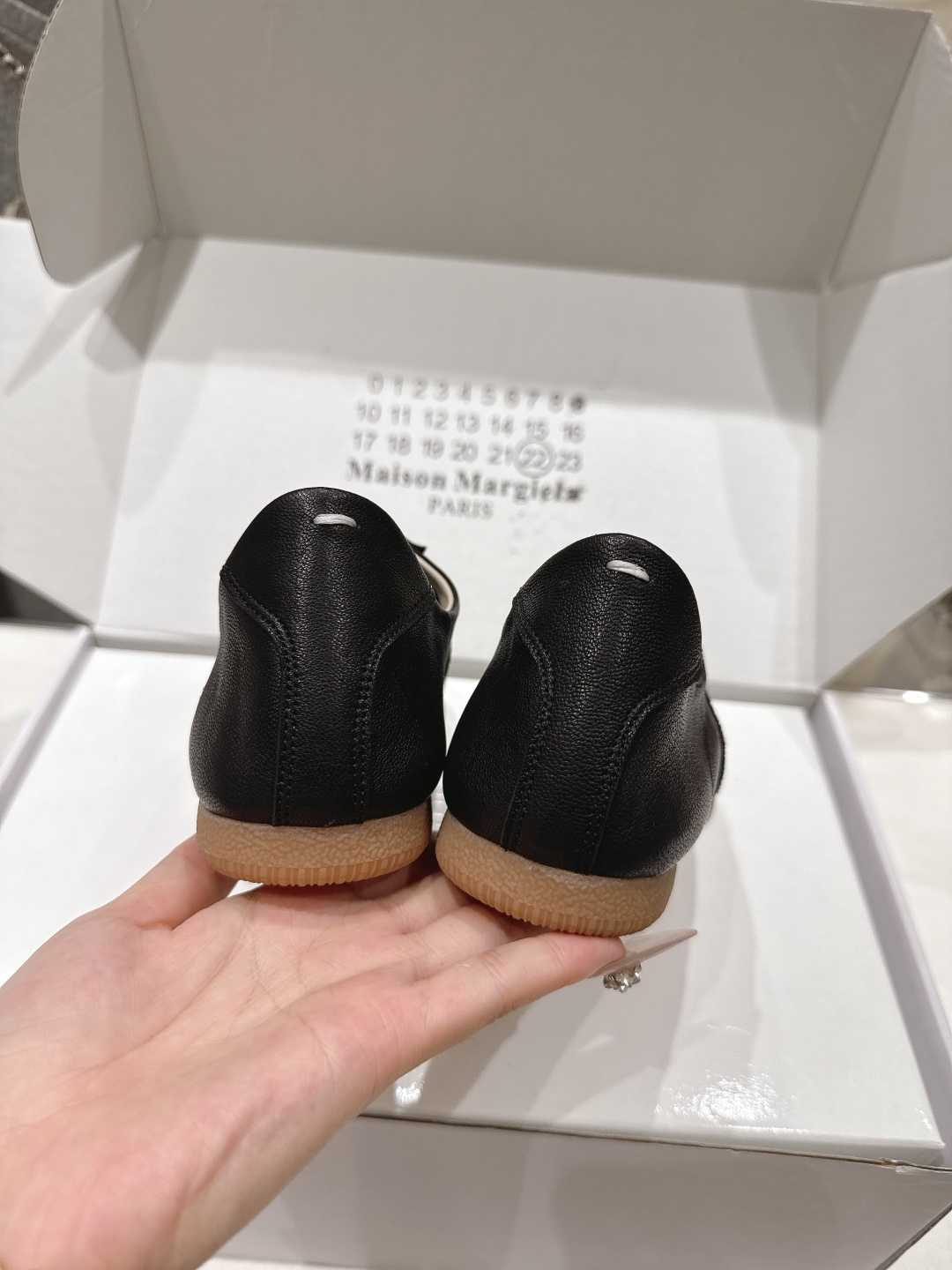 高版本出厂 情侣款  Maison Margiela 马吉拉MM6新款休闲鞋板鞋德训鞋...顶级品质 新