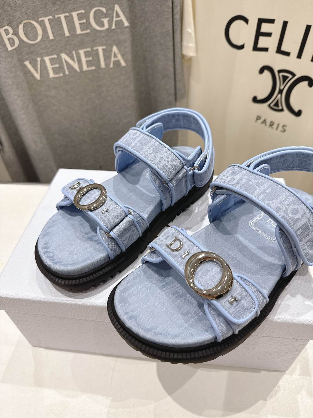 高版本出厂 【高品质】Dior*迪奥F019 D家2026ss春夏新款魔术贴平底沙滩凉鞋～经典版型 搭配