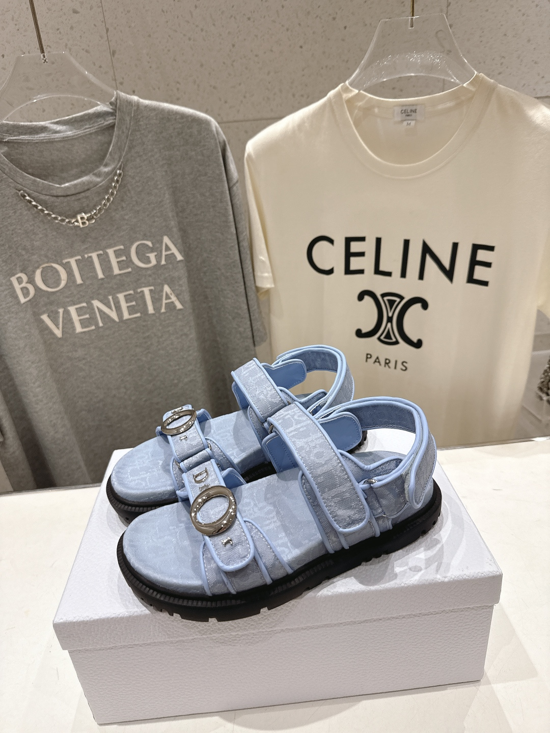 高版本出厂 【高品质】Dior*迪奥F019 D家2026ss春夏新款魔术贴平底沙滩凉鞋～经典版型 搭配