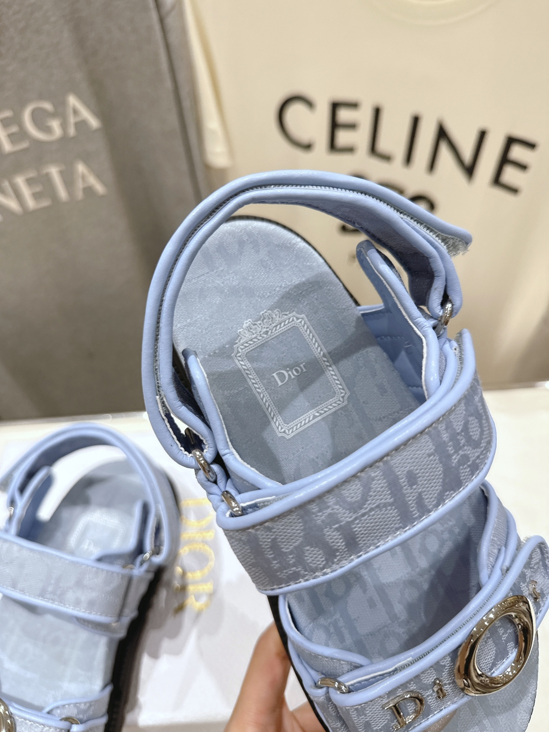 高版本出厂 【高品质】Dior*迪奥F019 D家2026ss春夏新款魔术贴平底沙滩凉鞋～经典版型 搭配