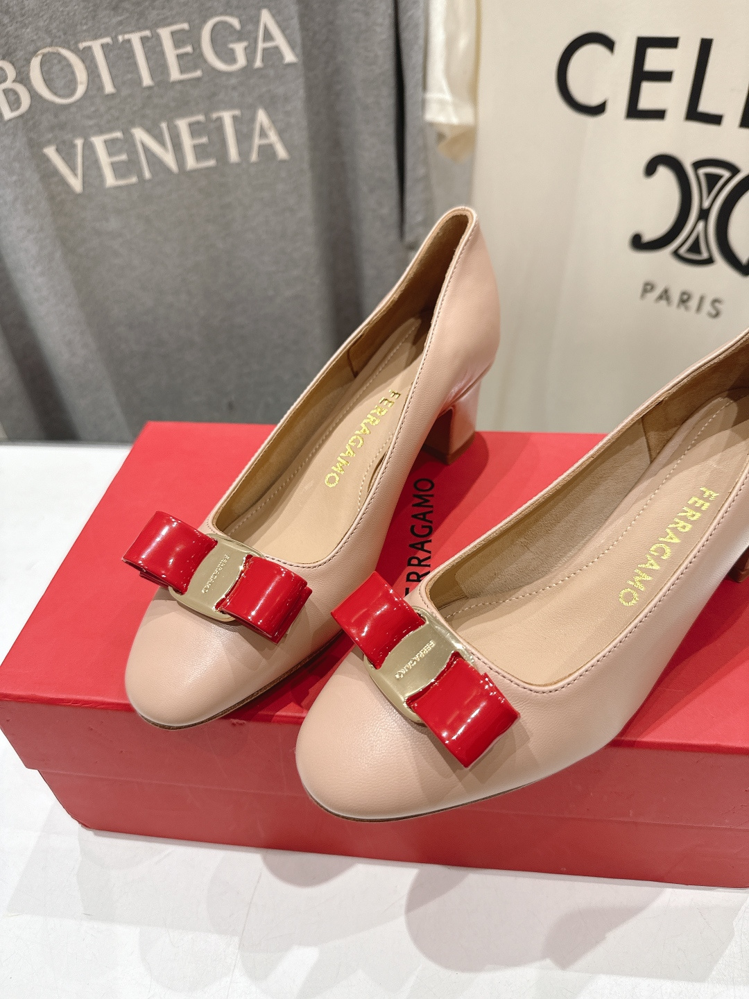 高版本出厂  FERRAGAMO/菲拉格慕F065  26ss官方新款真皮蝴蝶结系列高跟鞋单鞋菲拉格慕今