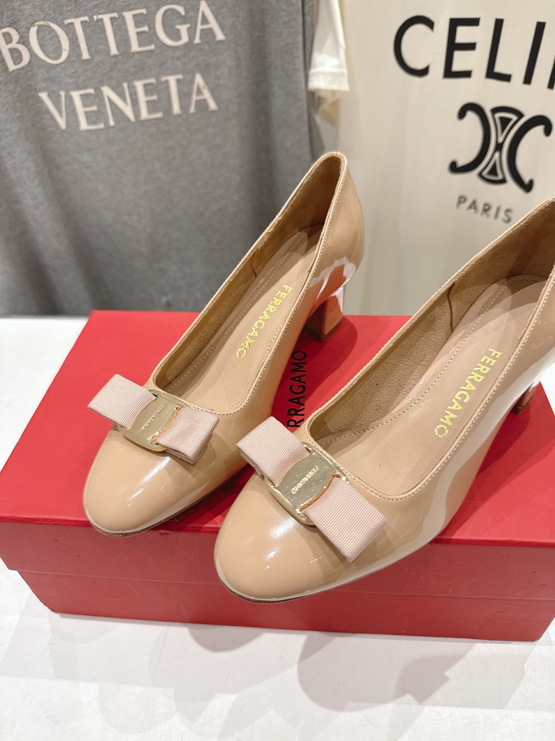高版本出厂  FERRAGAMO/菲拉格慕F065  26ss官方新款真皮蝴蝶结系列高跟鞋单鞋菲拉格慕今