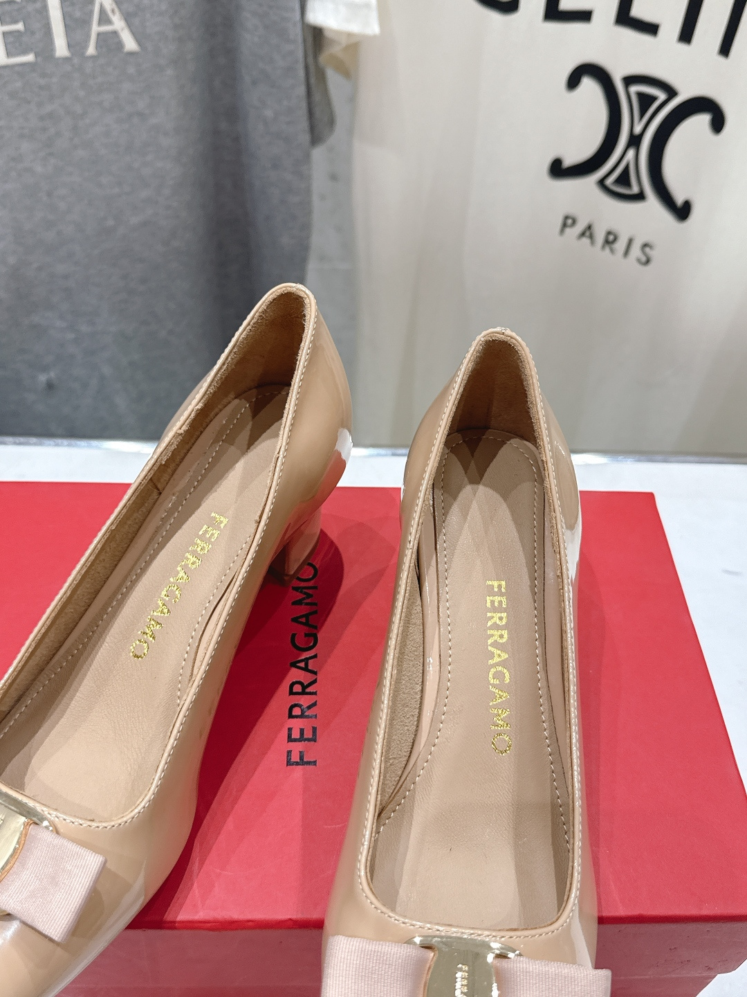 高版本出厂  FERRAGAMO/菲拉格慕F065  26ss官方新款真皮蝴蝶结系列高跟鞋单鞋菲拉格慕今