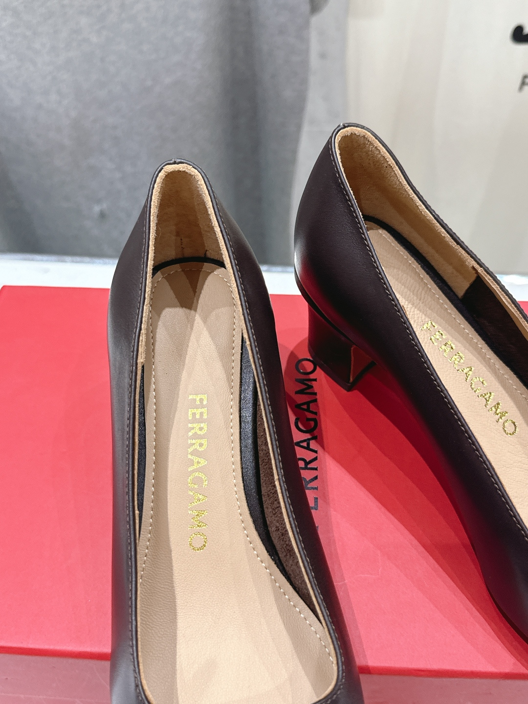 高版本出厂  FERRAGAMO/菲拉格慕F065  26ss官方新款真皮蝴蝶结系列高跟鞋单鞋菲拉格慕今