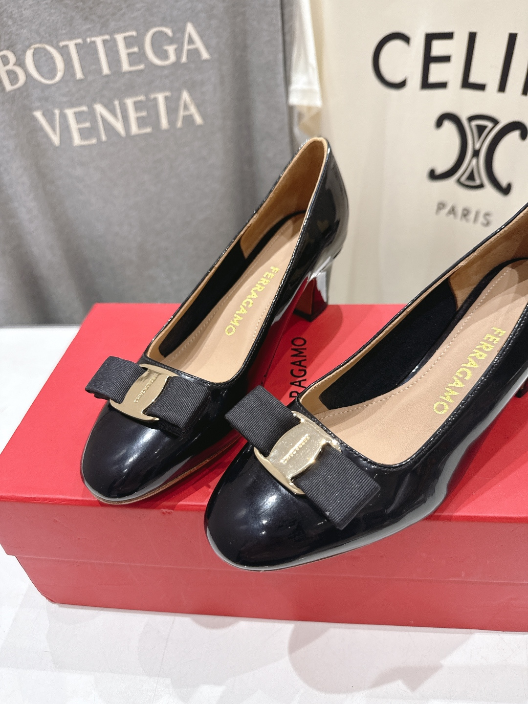 高版本出厂  FERRAGAMO/菲拉格慕F065  26ss官方新款真皮蝴蝶结系列高跟鞋单鞋菲拉格慕今