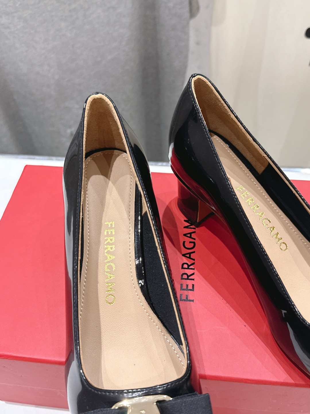 高版本出厂  FERRAGAMO/菲拉格慕F065  26ss官方新款真皮蝴蝶结系列高跟鞋单鞋菲拉格慕今