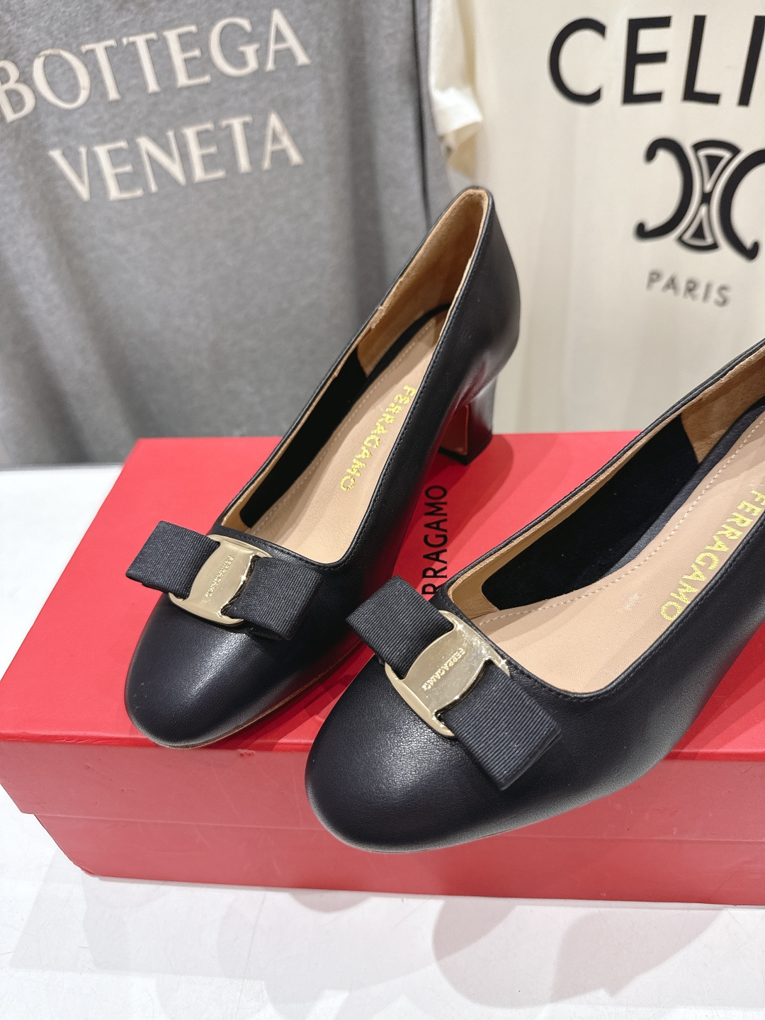 高版本出厂  FERRAGAMO/菲拉格慕F065  26ss官方新款真皮蝴蝶结系列高跟鞋单鞋菲拉格慕今