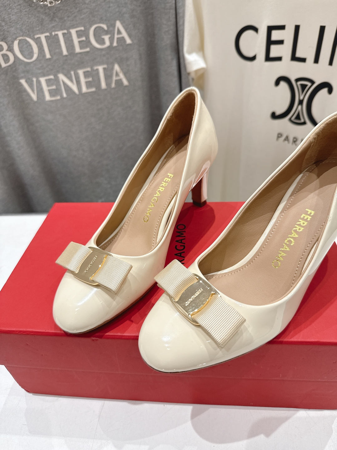 高版本出厂  FERRAGAMO/菲拉格慕F065  26ss官方新款真皮蝴蝶结系列高跟鞋单鞋菲拉格慕今