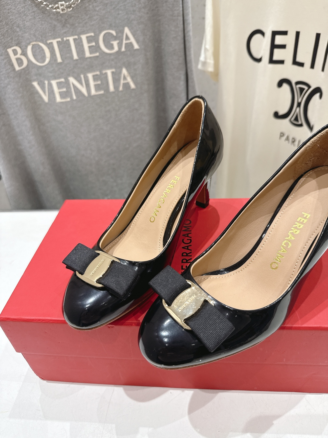 高版本出厂  FERRAGAMO/菲拉格慕F065  26ss官方新款真皮蝴蝶结系列高跟鞋单鞋菲拉格慕今
