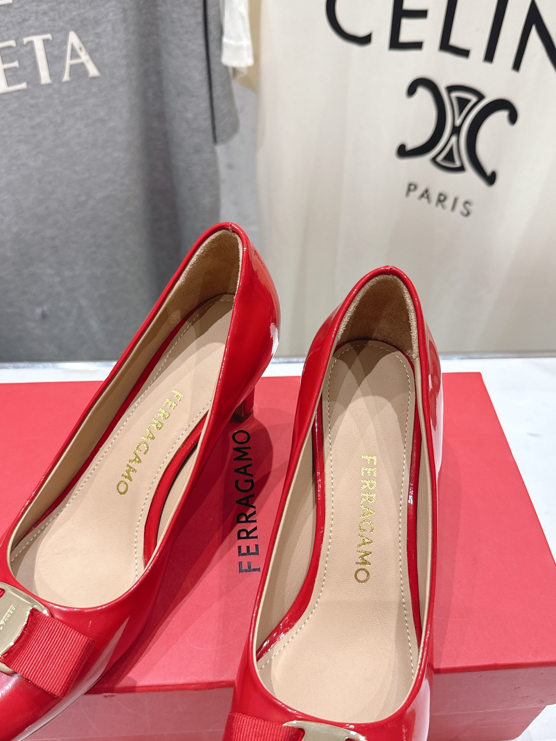 高版本出厂  FERRAGAMO/菲拉格慕F065  26ss官方新款真皮蝴蝶结系列高跟鞋单鞋菲拉格慕今