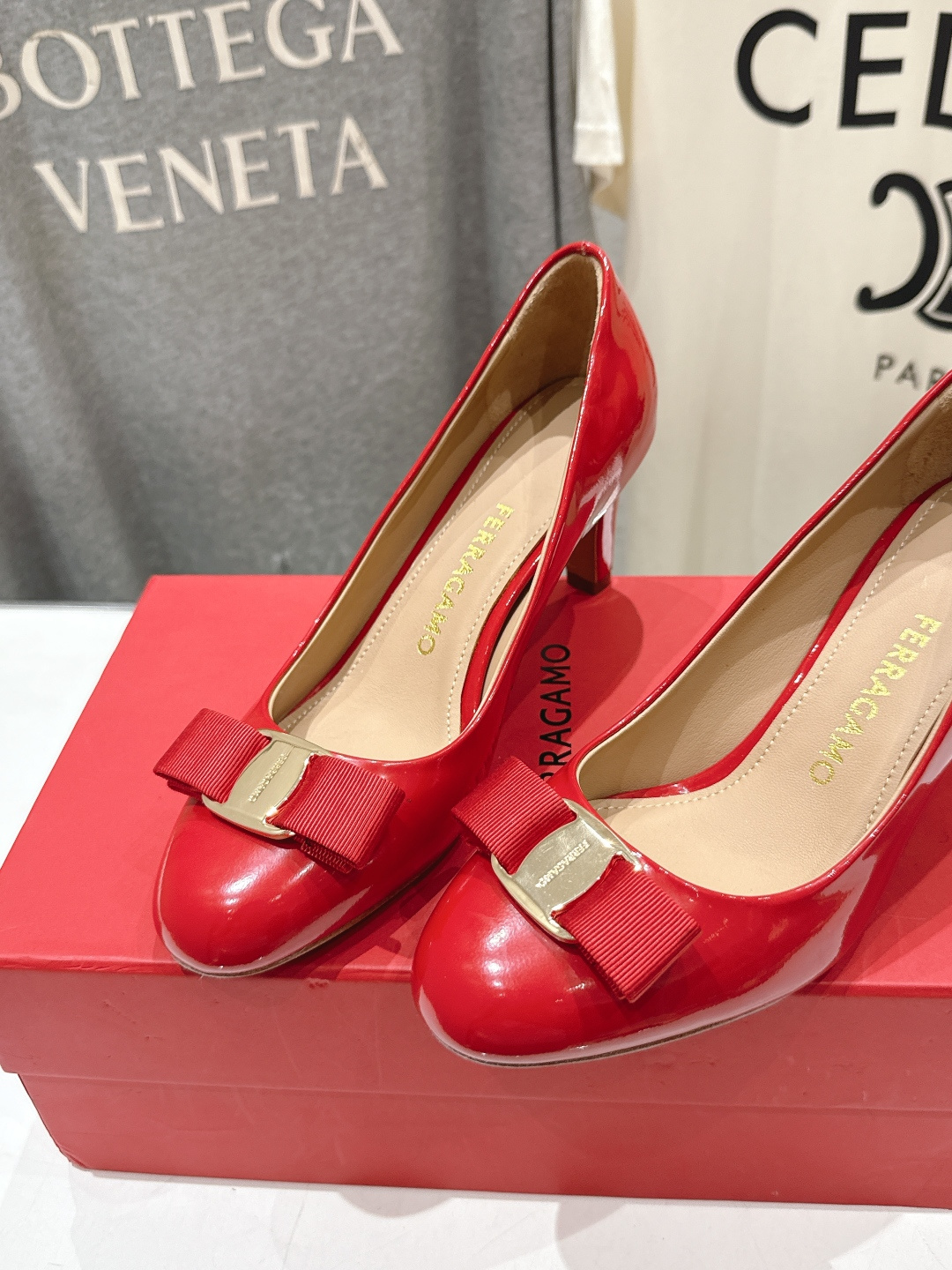 高版本出厂  FERRAGAMO/菲拉格慕F065  26ss官方新款真皮蝴蝶结系列高跟鞋单鞋菲拉格慕今