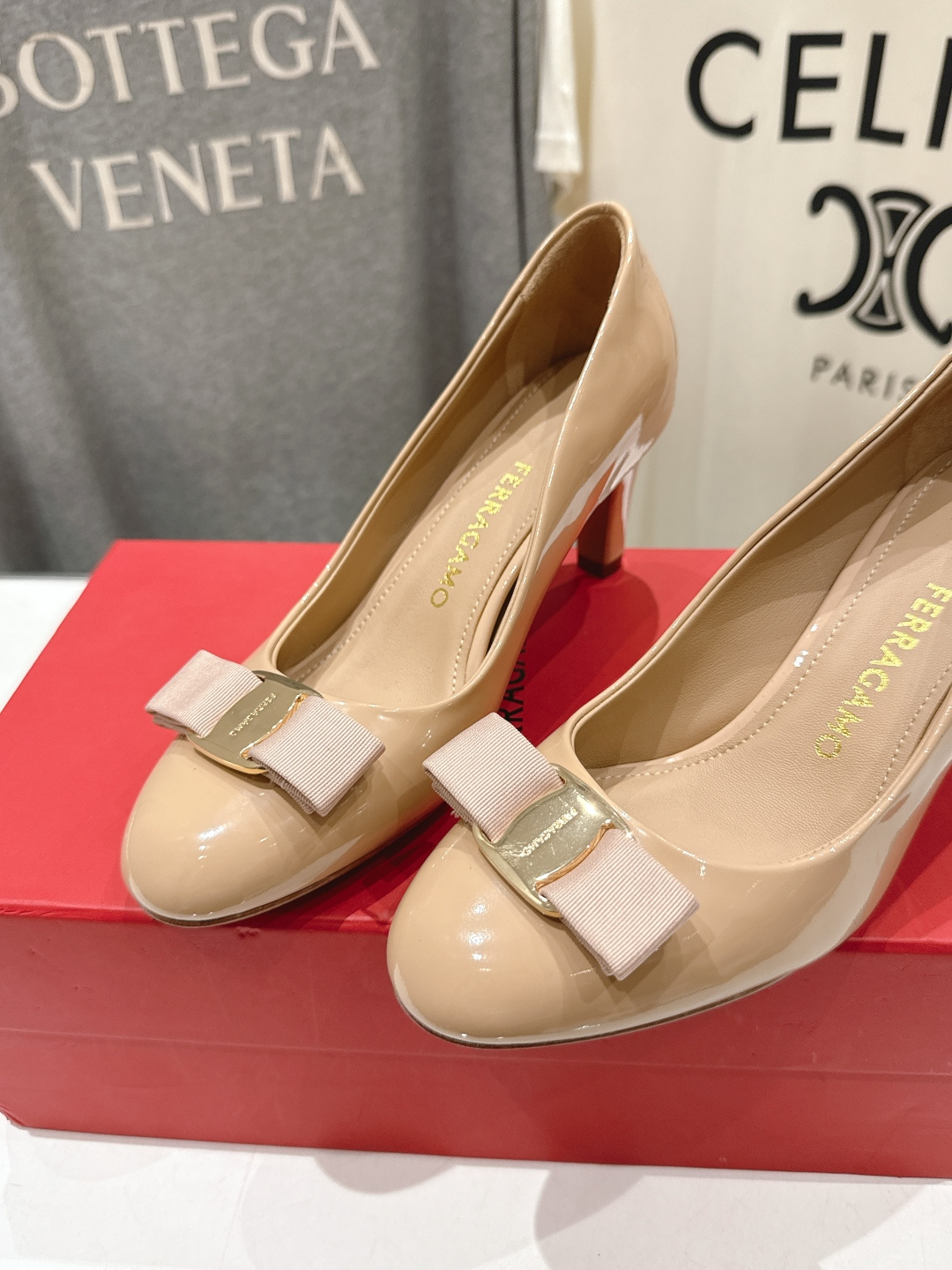 高版本出厂  FERRAGAMO/菲拉格慕F065  26ss官方新款真皮蝴蝶结系列高跟鞋单鞋菲拉格慕今