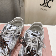 高版本出厂 MiuMiu/缪缪F027 2026ss新款系带网面休闲鞋德训鞋~顶级版本今年主推款 复 高版本出厂 MiuMiu/缪缪F027 2026ss新款系带网面休闲鞋德训鞋~顶级版本今年主推款 复