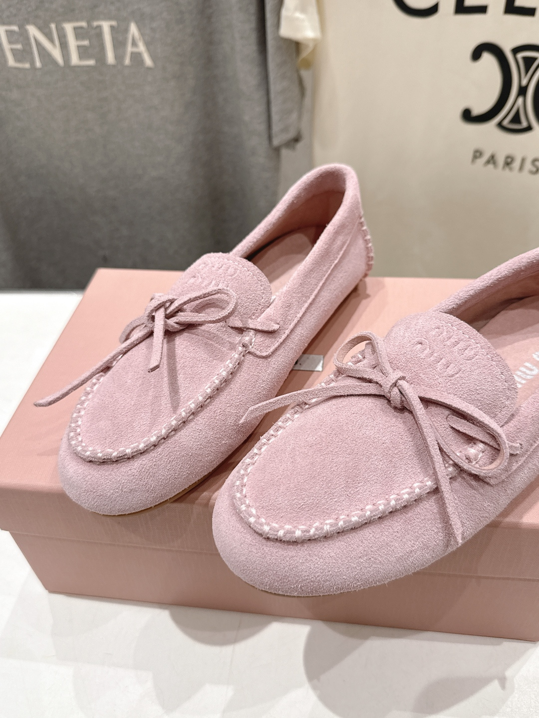高版本出厂 MiuMiu/缪缪F027 2026ss春夏走秀新款·系带平底乐福鞋驾车鞋这款永不过时的系带 高版本出厂 MiuMiu/缪缪F027 2026ss春夏走秀新款·系带平底乐福鞋驾车鞋这款永不过时的系带
