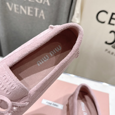 高版本出厂 MiuMiu/缪缪F027 2026ss春夏走秀新款·系带平底乐福鞋驾车鞋这款永不过时的系带 高版本出厂 MiuMiu/缪缪F027 2026ss春夏走秀新款·系带平底乐福鞋驾车鞋这款永不过时的系带