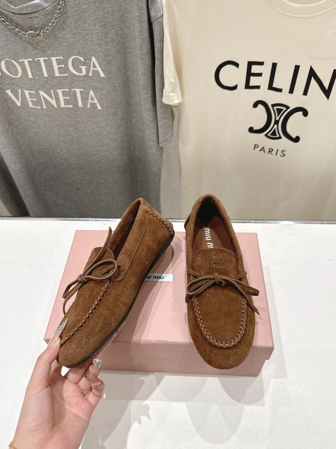 高版本出厂 MiuMiu/缪缪F027 2026ss春夏走秀新款·系带平底乐福鞋驾车鞋这款永不过时的系带 高版本出厂 MiuMiu/缪缪F027 2026ss春夏走秀新款·系带平底乐福鞋驾车鞋这款永不过时的系带