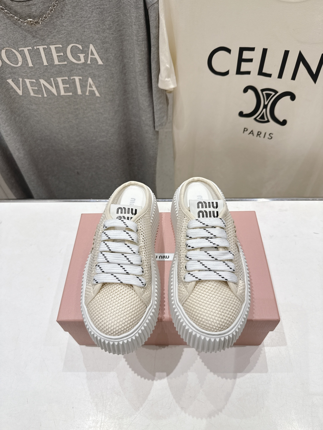 高版本出厂  MiuMiu*繆繆F027 26ss new arrival～Miu家走秀新款透气网纱德训
