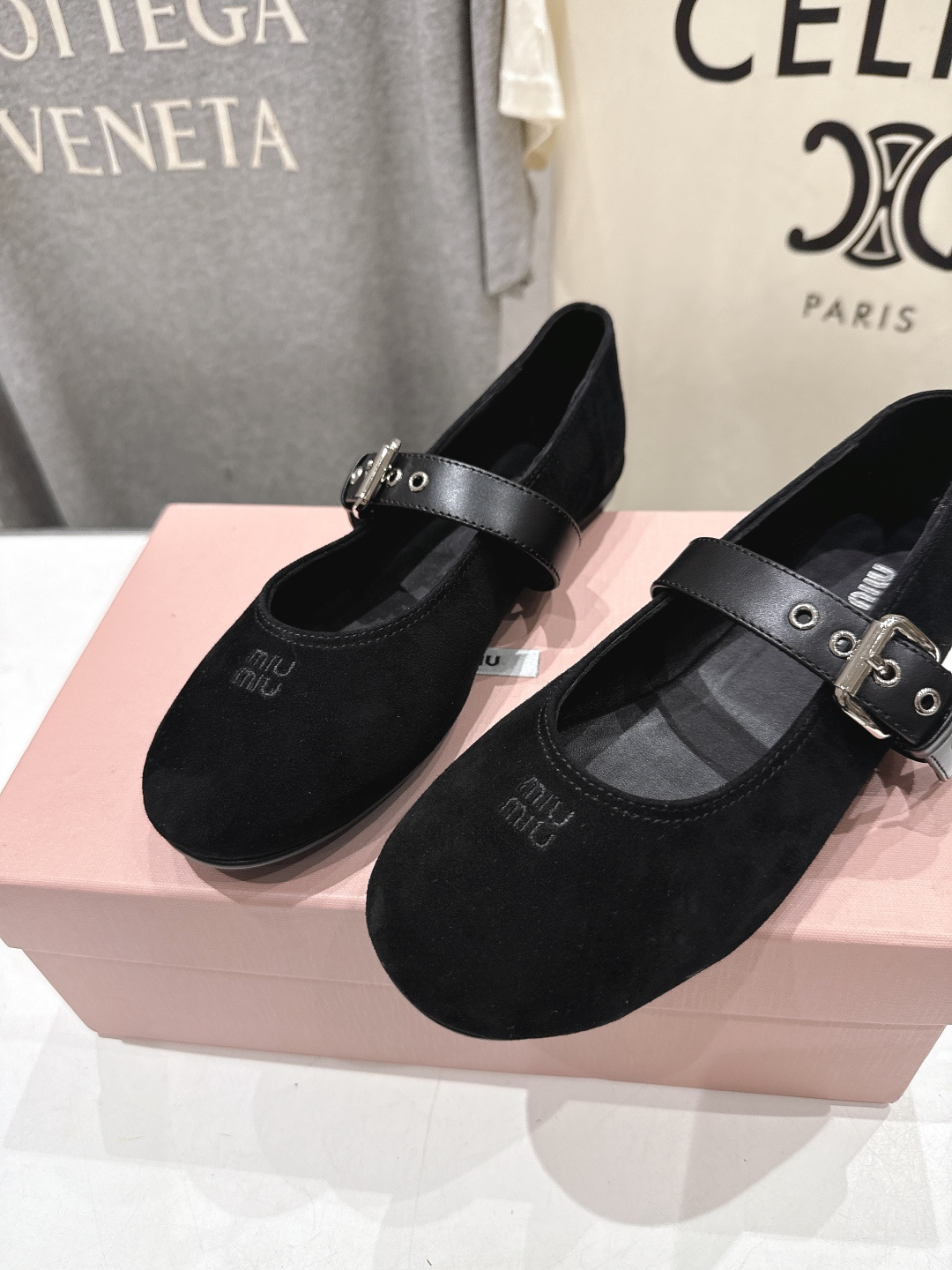 高版本出厂 MiuMiu 缪缪F027 法式仙女风玛丽珍平底鞋单鞋网纱芭蕾舞鞋芭蕾平底鞋亮相2026春 高版本出厂 MiuMiu 缪缪F027 法式仙女风玛丽珍平底鞋单鞋网纱芭蕾舞鞋芭蕾平底鞋亮相2026春