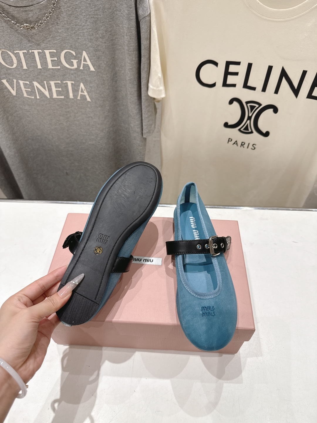 高版本出厂 MiuMiu 缪缪F027 法式仙女风玛丽珍平底鞋单鞋网纱芭蕾舞鞋芭蕾平底鞋亮相2026春 高版本出厂 MiuMiu 缪缪F027 法式仙女风玛丽珍平底鞋单鞋网纱芭蕾舞鞋芭蕾平底鞋亮相2026春