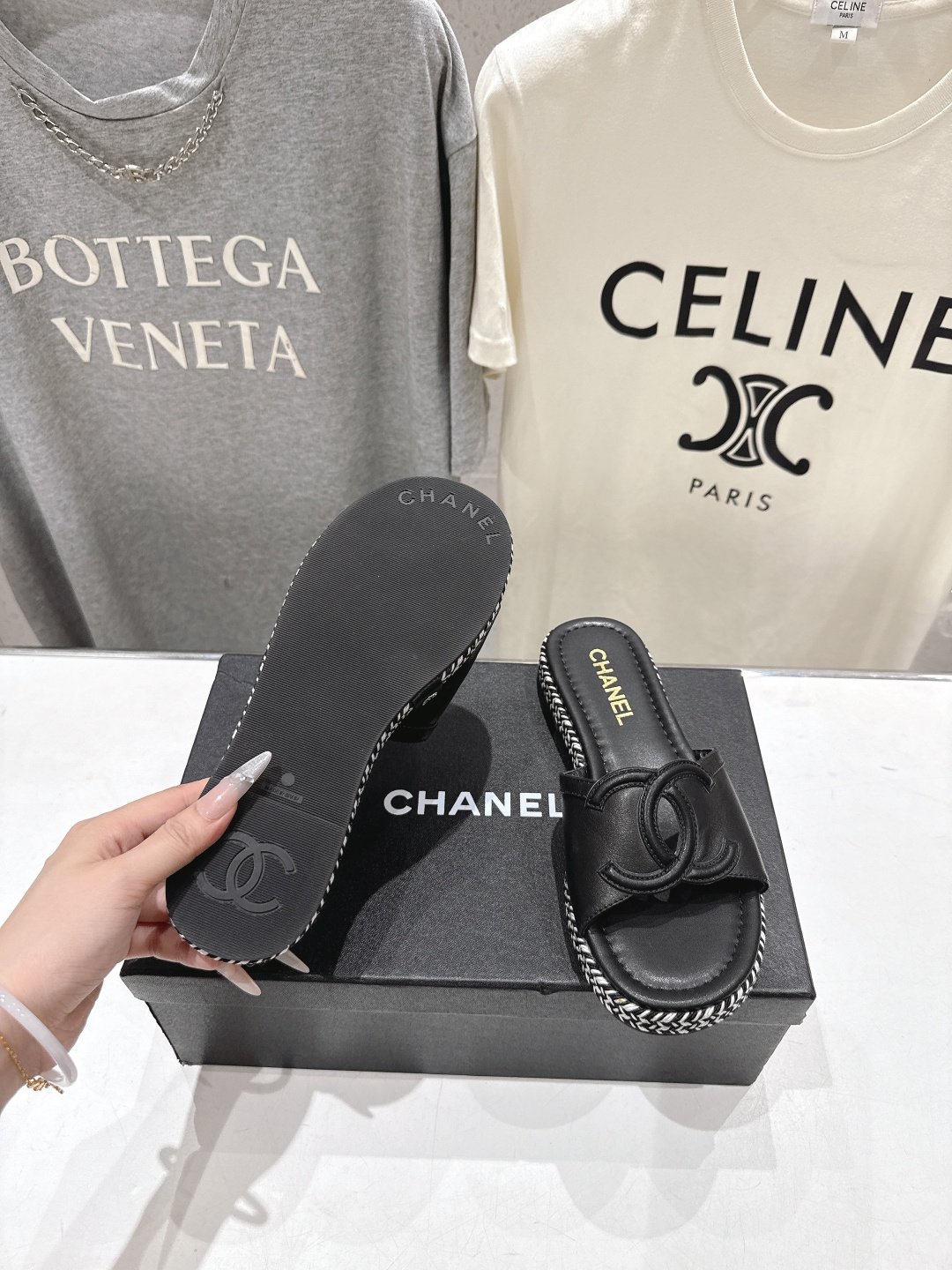 高版本出厂  chanel*香奈儿F027 小香2026ss夏季最新平底拖鞋🆕时尚百搭系列～深受各界美女