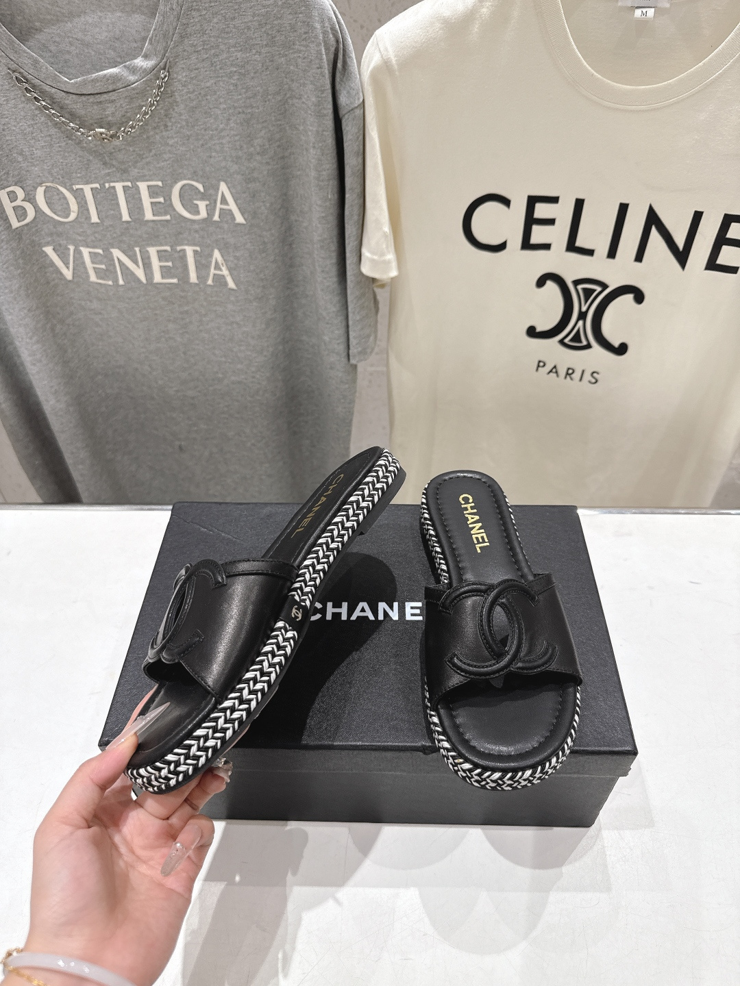 高版本出厂  chanel*香奈儿F027 小香2026ss夏季最新平底拖鞋🆕时尚百搭系列～深受各界美女