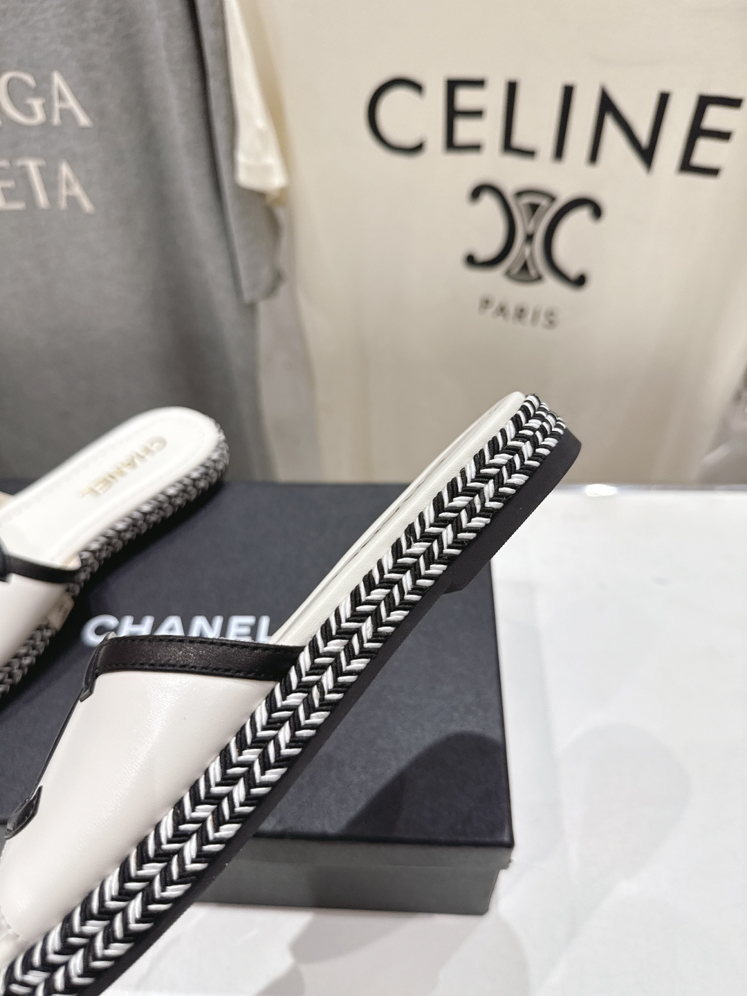高版本出厂  chanel*香奈儿F027 小香2026ss夏季最新平底拖鞋🆕时尚百搭系列～深受各界美女