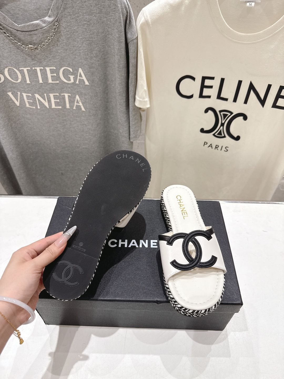 高版本出厂  chanel*香奈儿F027 小香2026ss夏季最新平底拖鞋🆕时尚百搭系列～深受各界美女