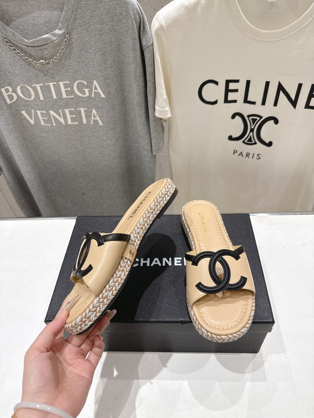 高版本出厂  chanel*香奈儿F027 小香2026ss夏季最新平底拖鞋🆕时尚百搭系列～深受各界美女