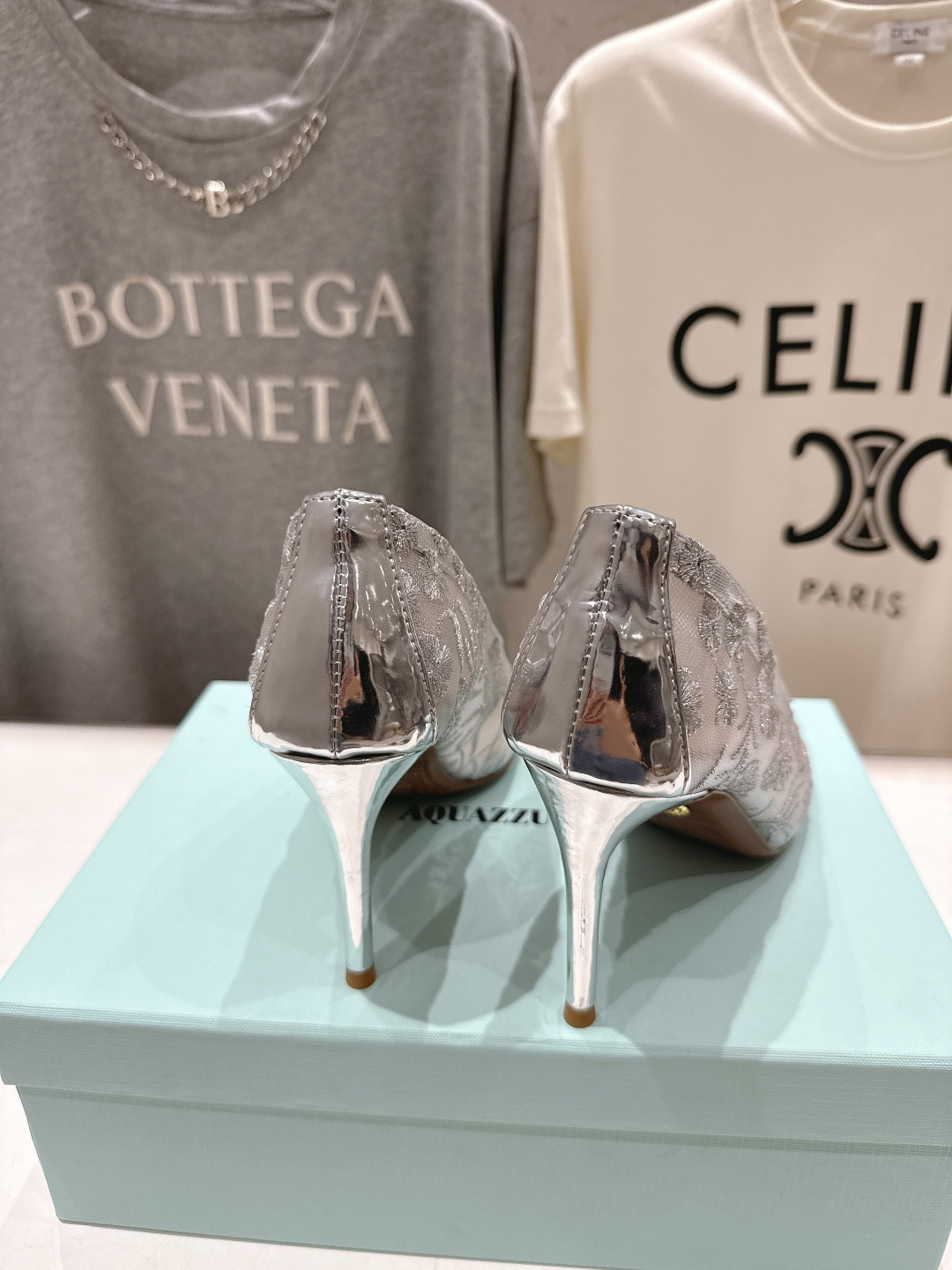 高版本出厂 「ᴀqᴜᴀᴢᴢᴜʀᴀ」AQUAZZURA/菠萝F072 2026ss新款尖头金属刺绣高跟鞋凉