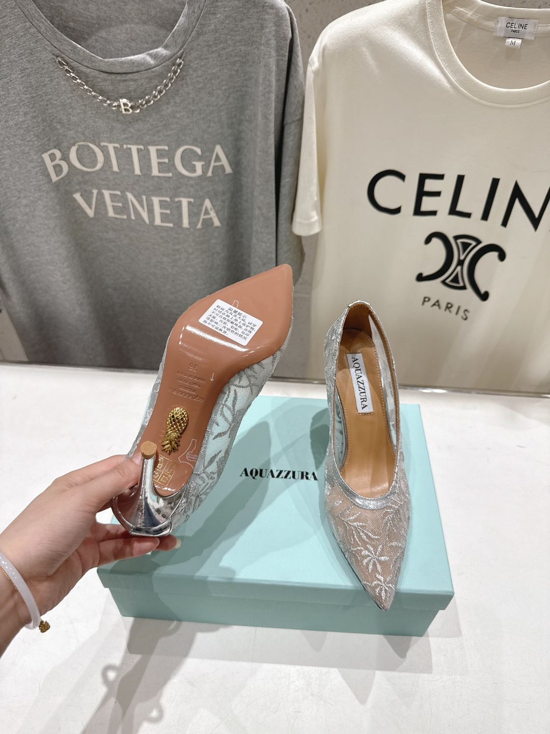 高版本出厂 「ᴀqᴜᴀᴢᴢᴜʀᴀ」AQUAZZURA/菠萝F072 2026ss新款尖头金属刺绣高跟鞋凉