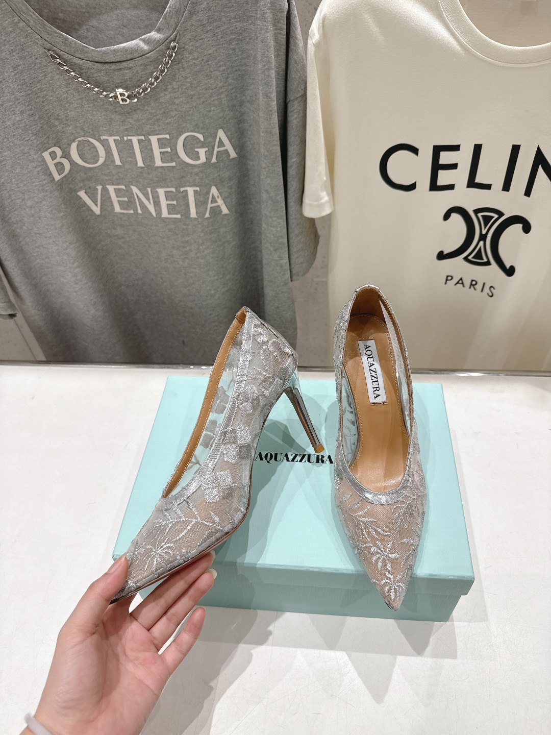 高版本出厂 「ᴀqᴜᴀᴢᴢᴜʀᴀ」AQUAZZURA/菠萝F072 2026ss新款尖头金属刺绣高跟鞋凉
