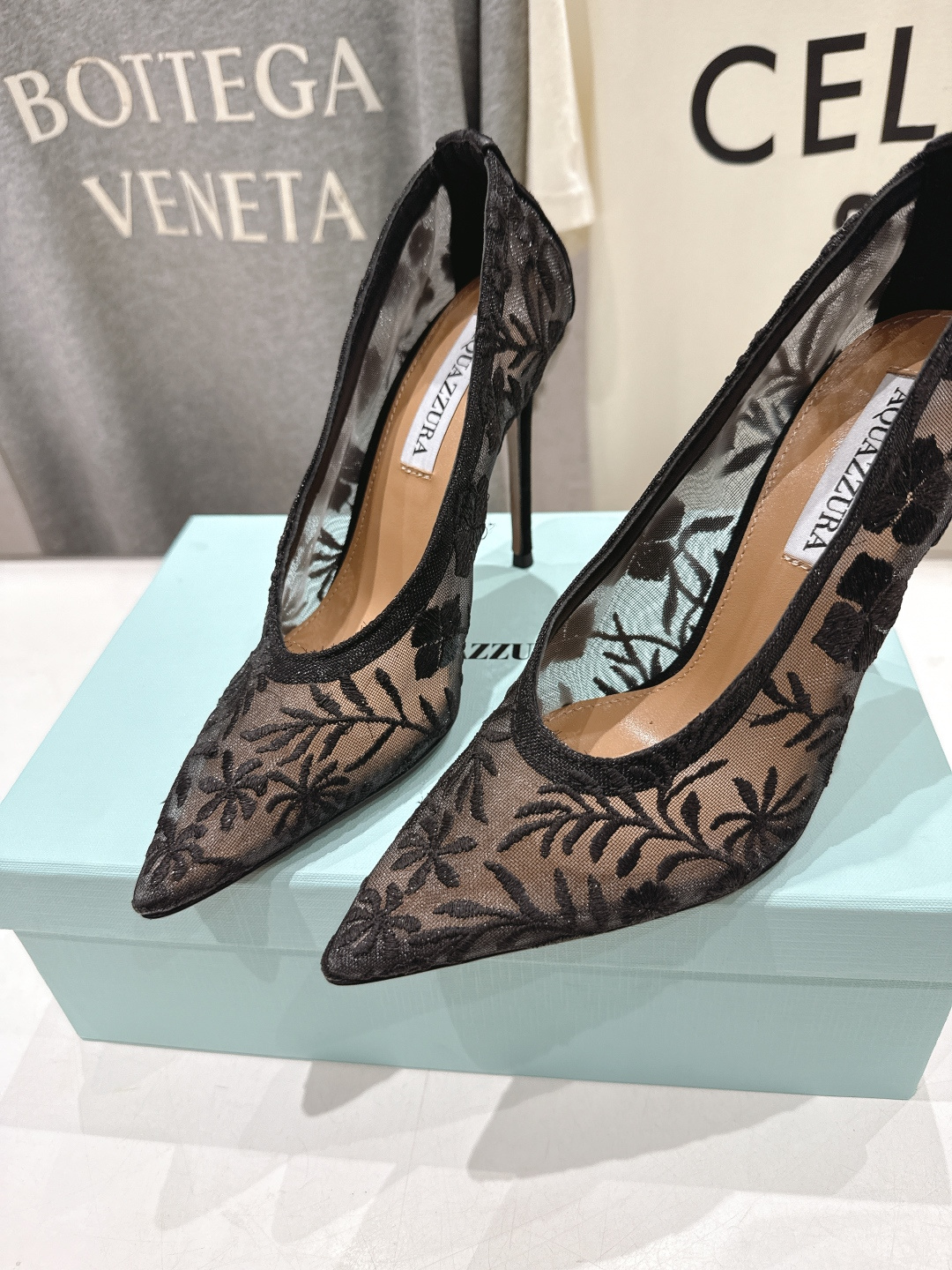 高版本出厂 「ᴀqᴜᴀᴢᴢᴜʀᴀ」AQUAZZURA/菠萝F072 2026ss新款尖头金属刺绣高跟鞋凉