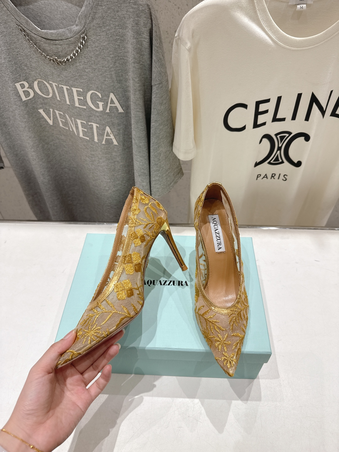 高版本出厂 「ᴀqᴜᴀᴢᴢᴜʀᴀ」AQUAZZURA/菠萝F072 2026ss新款尖头金属刺绣高跟鞋凉