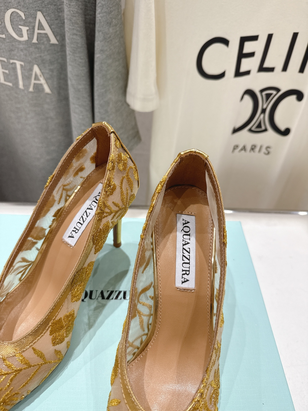 高版本出厂 「ᴀqᴜᴀᴢᴢᴜʀᴀ」AQUAZZURA/菠萝F072 2026ss新款尖头金属刺绣高跟鞋凉