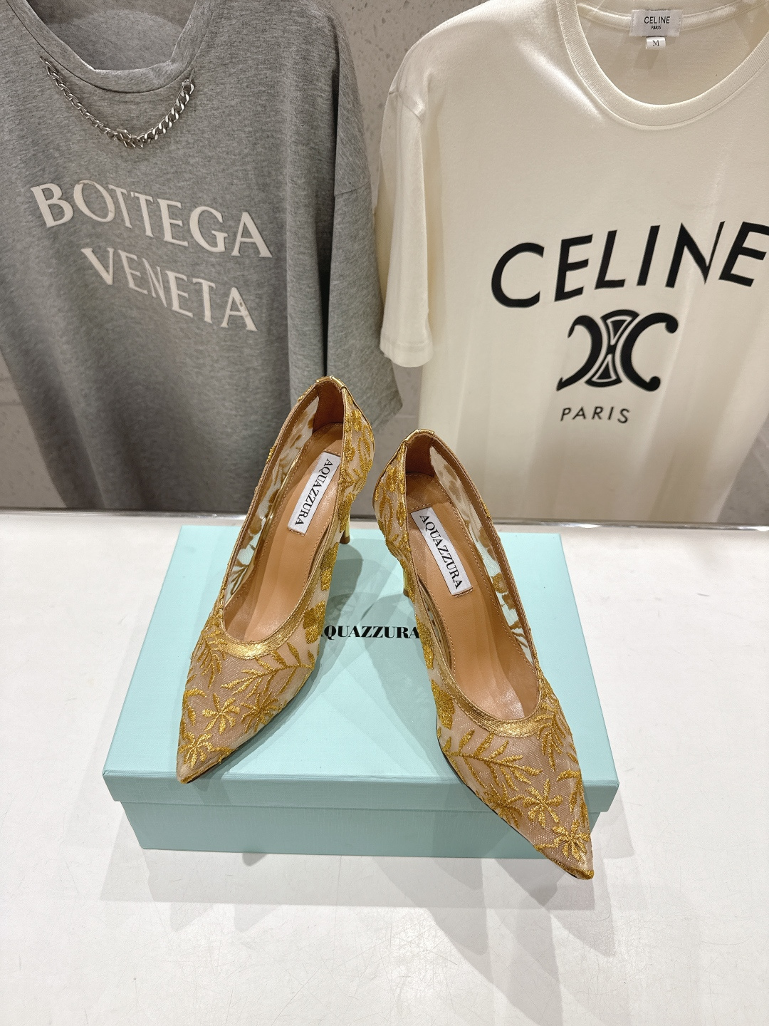 高版本出厂 「ᴀqᴜᴀᴢᴢᴜʀᴀ」AQUAZZURA/菠萝F072 2026ss新款尖头金属刺绣高跟鞋凉