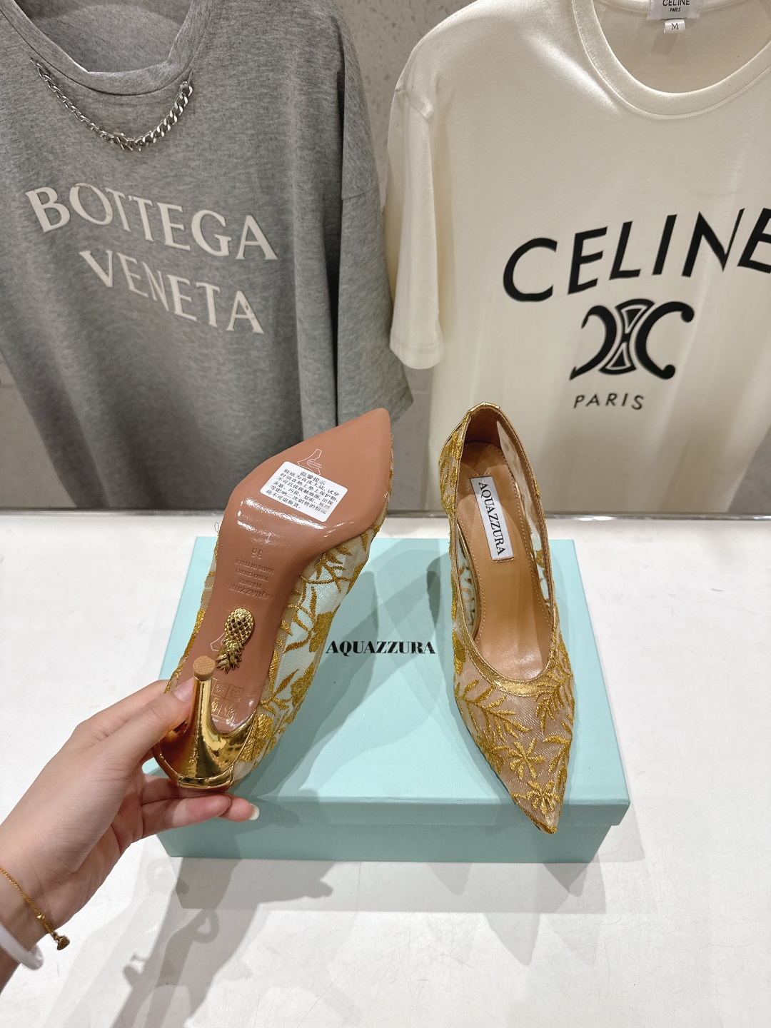 高版本出厂 「ᴀqᴜᴀᴢᴢᴜʀᴀ」AQUAZZURA/菠萝F072 2026ss新款尖头金属刺绣高跟鞋凉