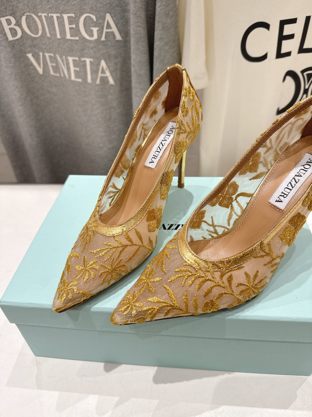 高版本出厂 「ᴀqᴜᴀᴢᴢᴜʀᴀ」AQUAZZURA/菠萝F072 2026ss新款尖头金属刺绣高跟鞋凉